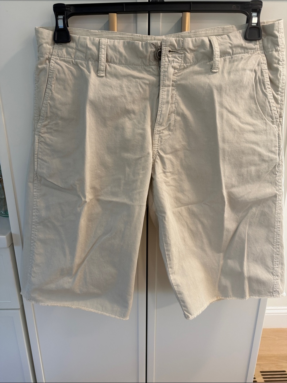 Men’s Cream/Stone Raw Hem from Barley & Bass Casual Short-Minimal Luxury Size 32